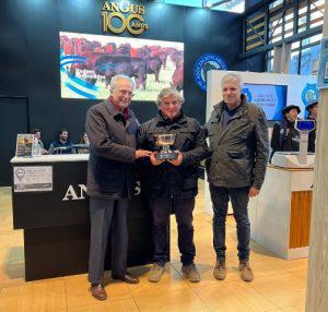 IPCVA-PREMIO-BELLOQ-1-ANGUS-300x286