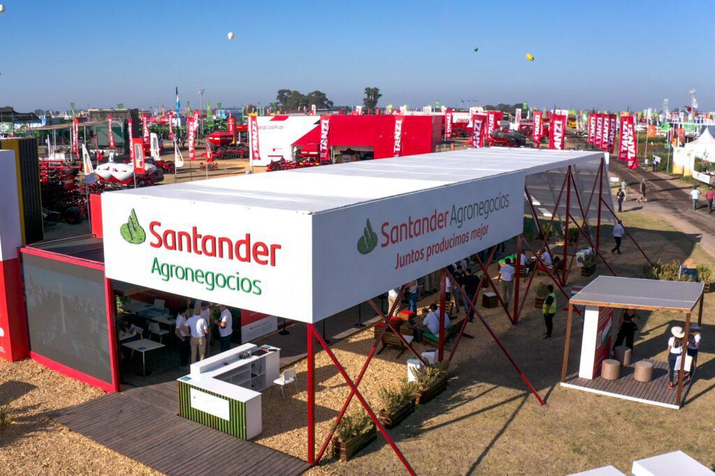 SANTANDER-EN-EXPOAGRO-1024x682