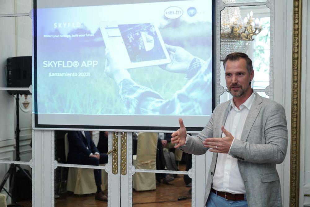 Stephan Poppe (Alemania) - director Global SKYFLD