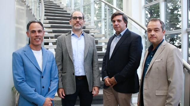 Esteban Lombardía (Protergium), Mauro Edalian y Fernando Lespiau (Helm) y Adrián Rovetto (Protergium)